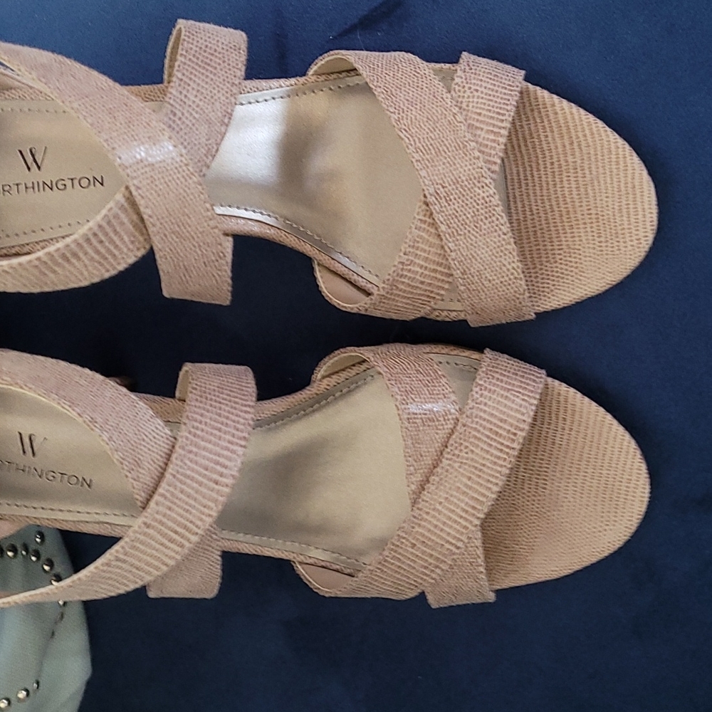 Heals - Picture 2 of 5